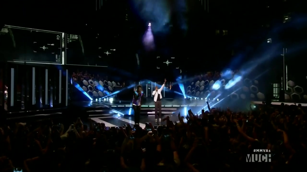 Panda (2016 iHeartRadio MMVA Performance)